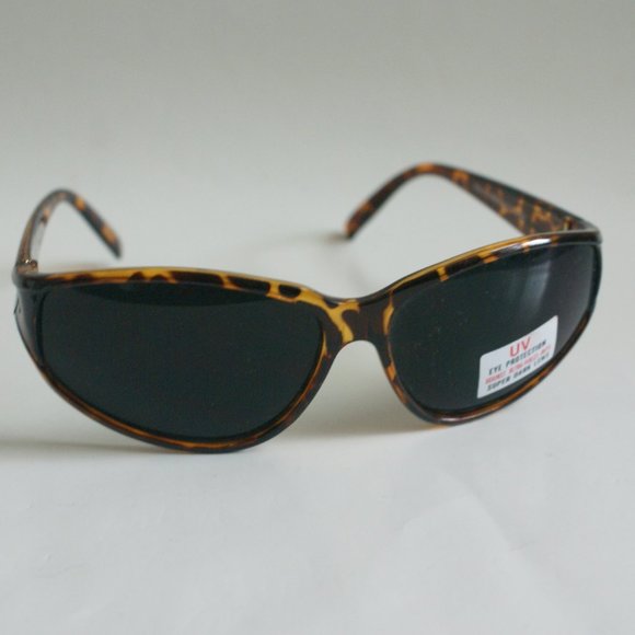 NWT True Vintage 90's Wrap Around lady's fashion sports frame smoke sunglasses